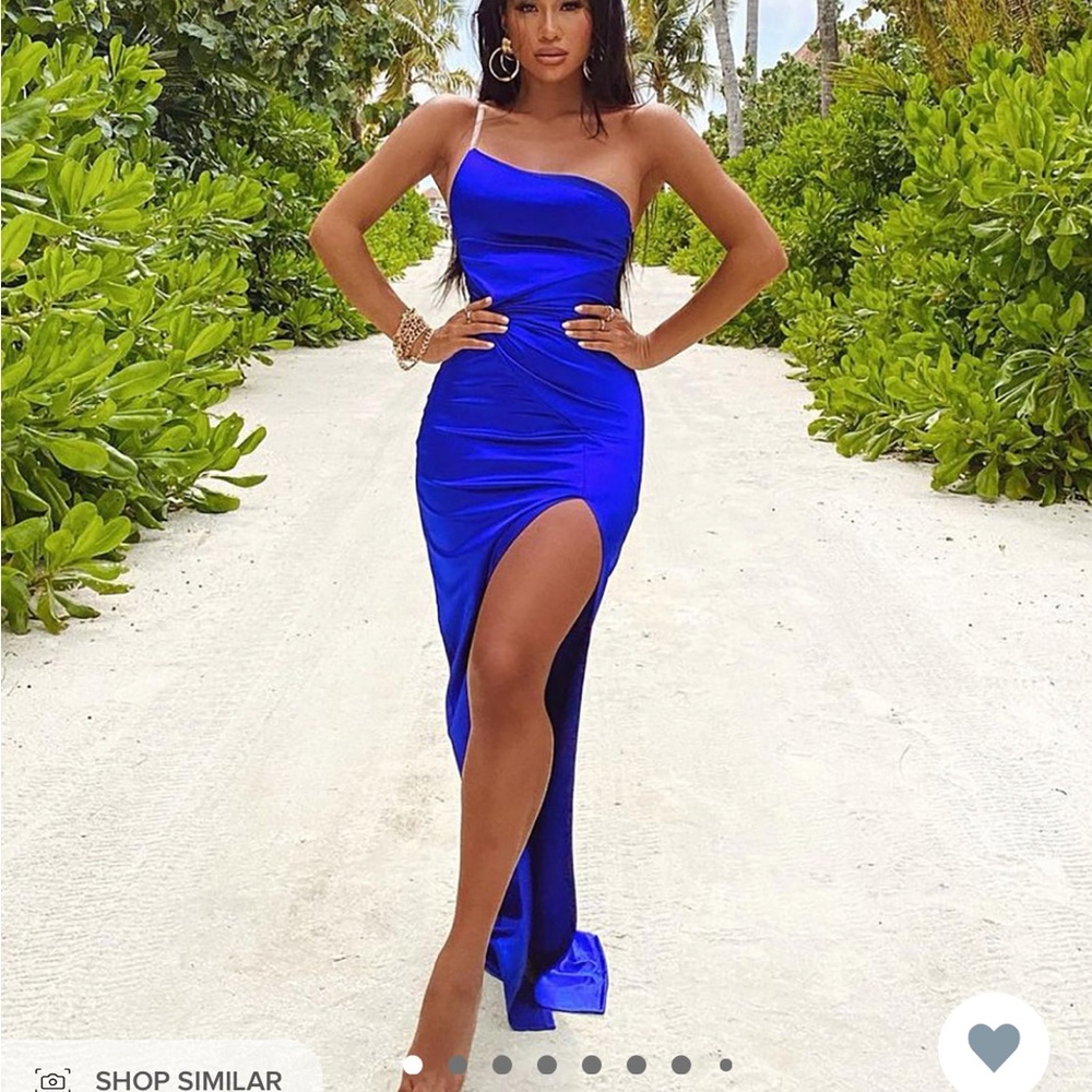 BEAUTIFUL BLUE DRESS BRAND NEW